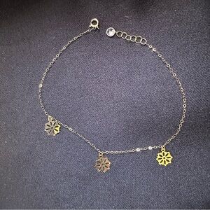 Dainty Flower Power Bracelet - 18k Saudi Gold